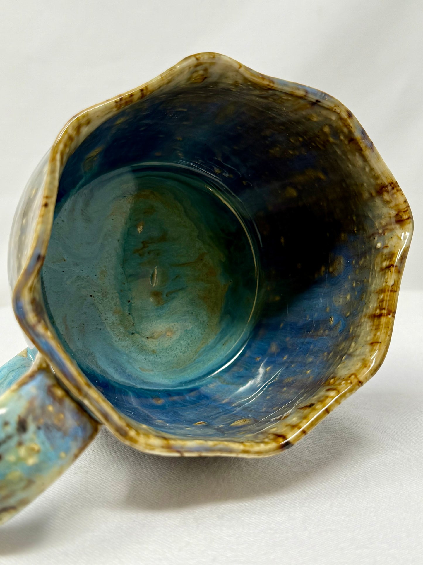 The Cuppa-plus Seaside Scallop 9oz mug
