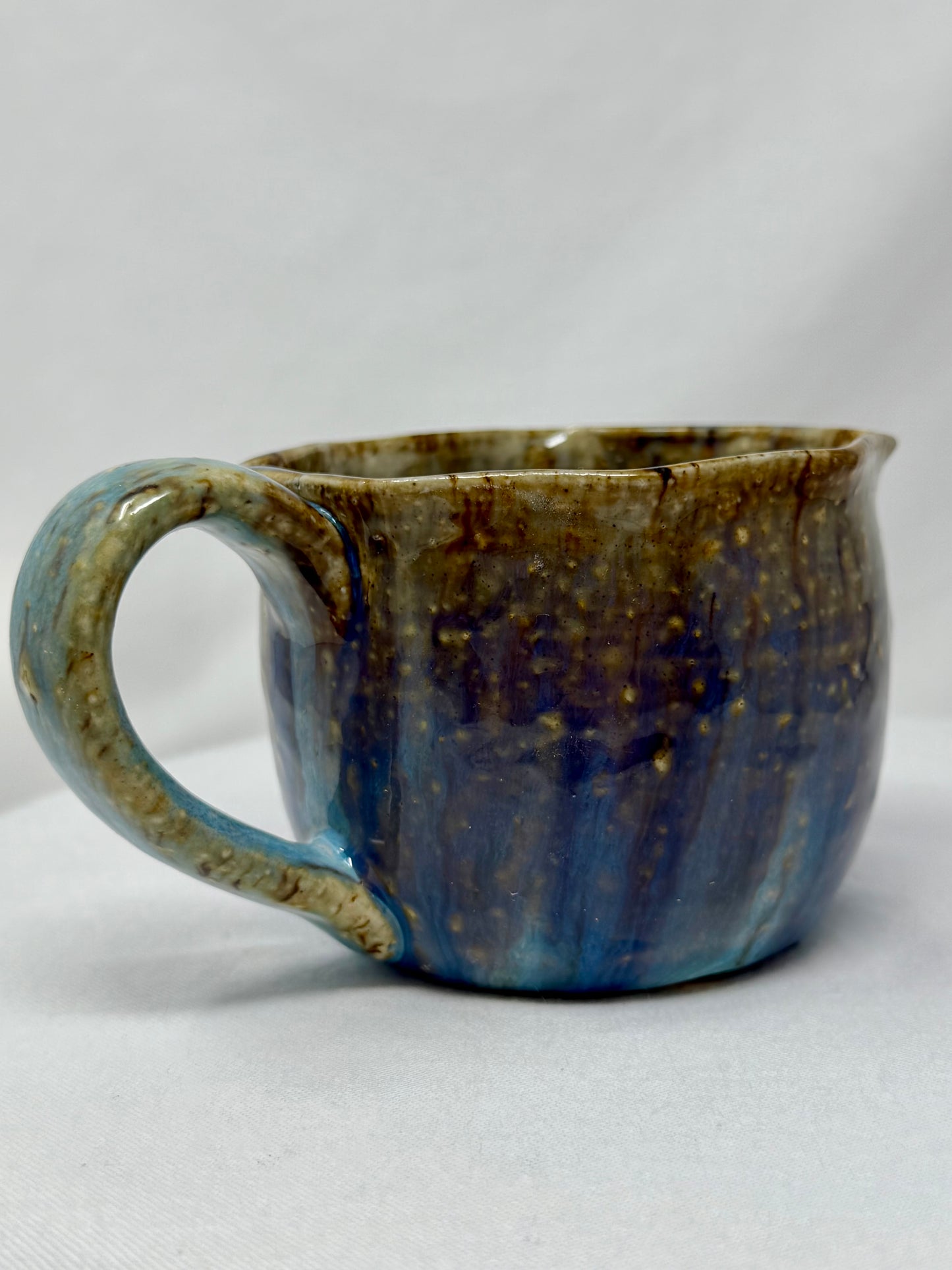 The Cuppa-plus Seaside Scallop 9oz mug